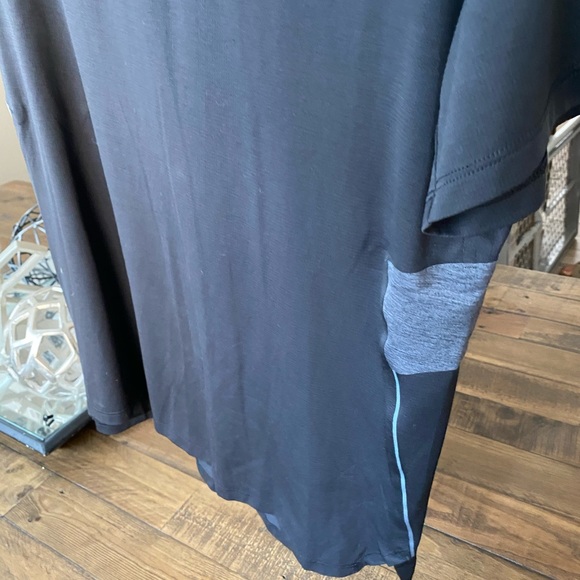 Like new lulu lemon lightweight running shirt - Picture 6 of 7